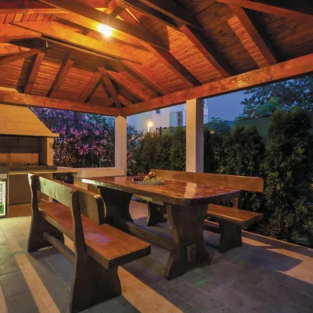 Awesome In Kastel Stafilic With Jacuzzi