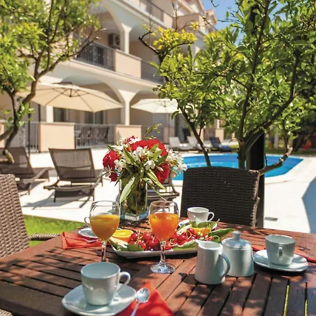Awesome In Kastel Stafilic With Jacuzzi Appartement Kaštela