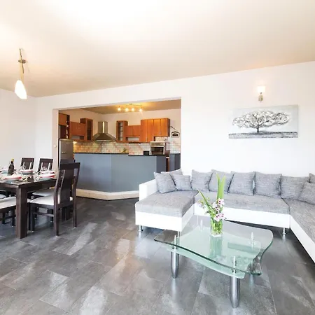 Beautiful In Kastel Stafilic Kaštela