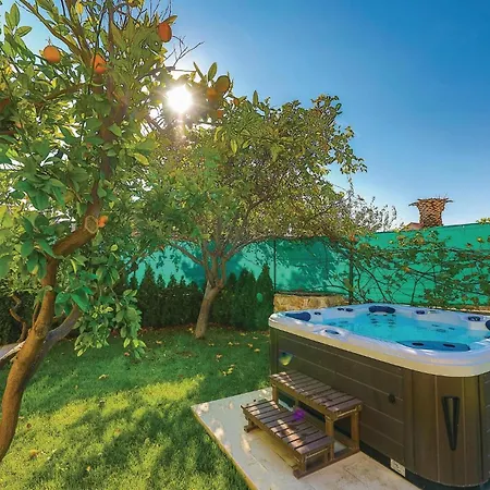 Beautiful In Kastel Stafilic Kaštela